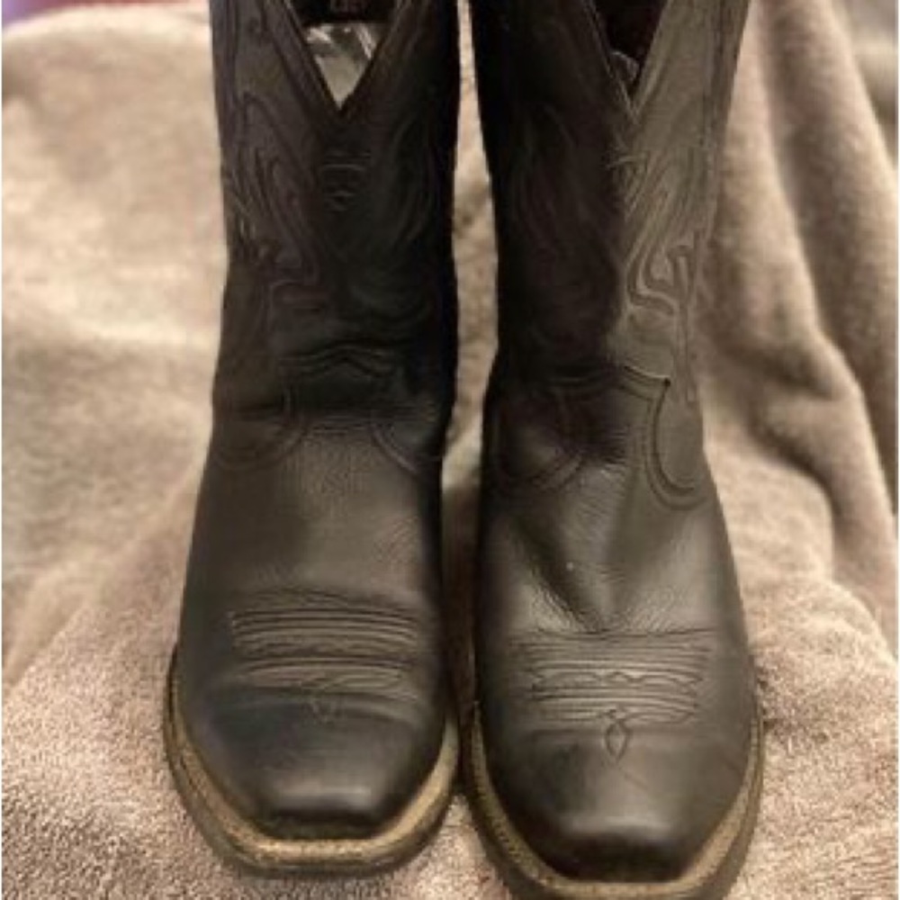SOLD Womens Ariat Black Boots